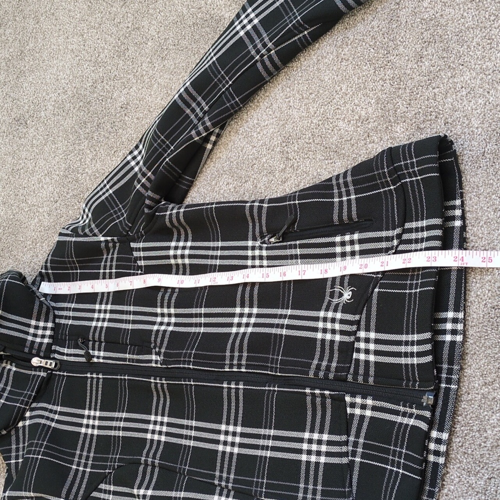 Spyder women's jacket, Medium. Black and white SUPER CUTE 😍💥🗨 - Picture 8 of 11